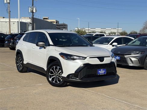 Used 2025 Toyota Corolla Cross AWD Hybrid image 2