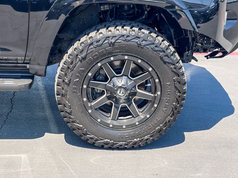 Used 2018 Toyota 4Runner SR5 Premium AWD/4WD image 9