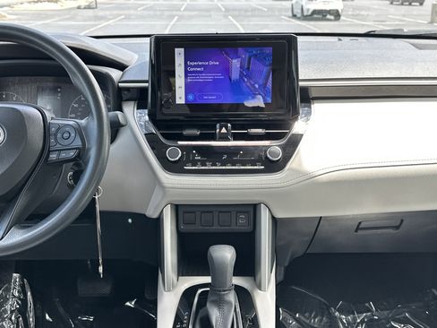 Used 2025 Toyota Corolla Cross L FWD image 30