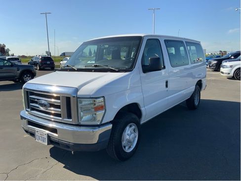 Used 2009 Ford E-150 and Econoline 150 Wagon image 1