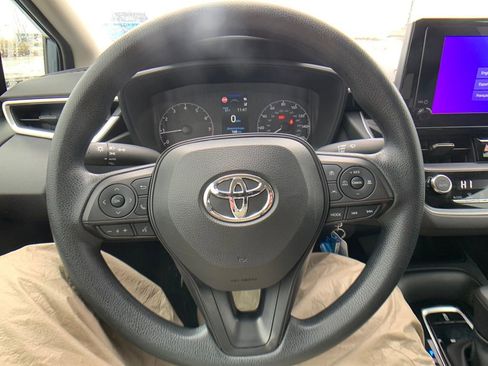Used 2023 Toyota Corolla LE image 16