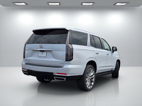 New 2026 Cadillac Escalade Luxury w/ LPO, Radiant Package image 4