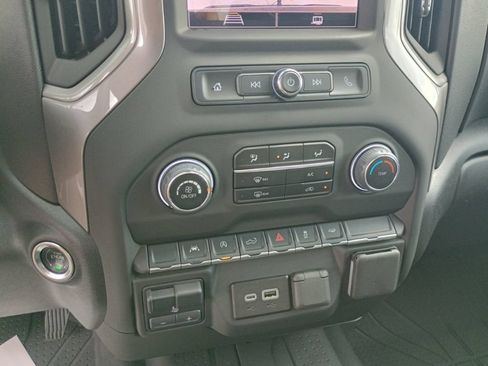 Used 2025 Chevrolet Silverado 1500 Custom RWD image 28