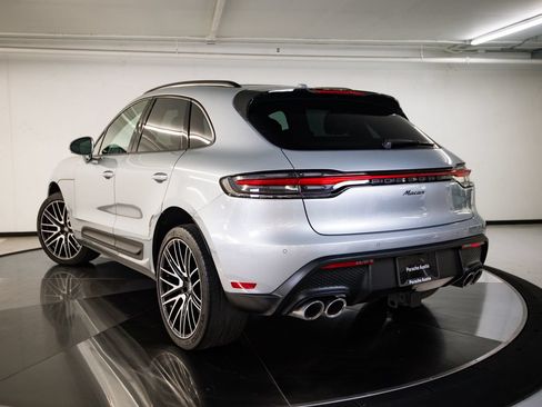 Certified 2024 Porsche Macan AWD/4WD image 3