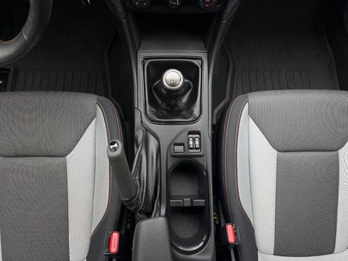 Used 2019 Subaru Crosstrek 2.0i Premium image 31