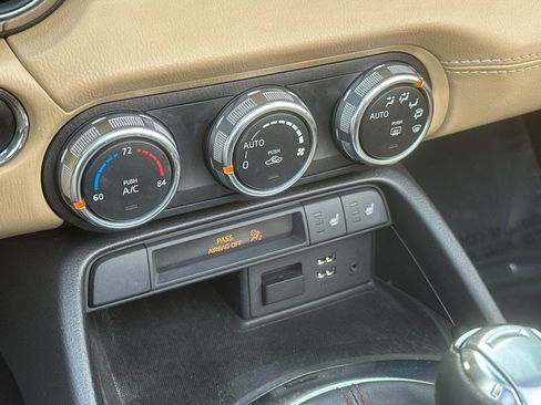 Used 2016 MAZDA MX-5 Miata Grand Touring image 17