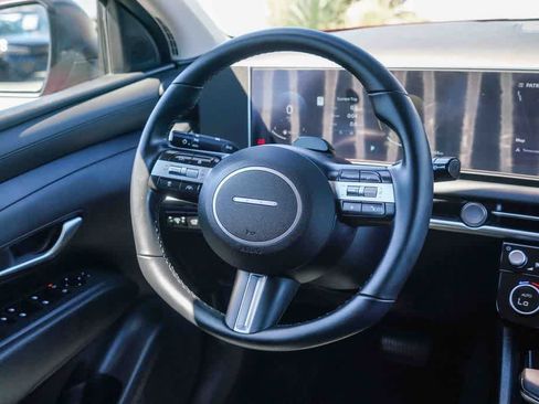 Used 2025 Hyundai Tucson SEL FWD image 8