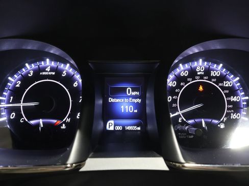 Used 2016 Toyota Avalon Limited w/ Toyota Safety Sense Package FWD image 8