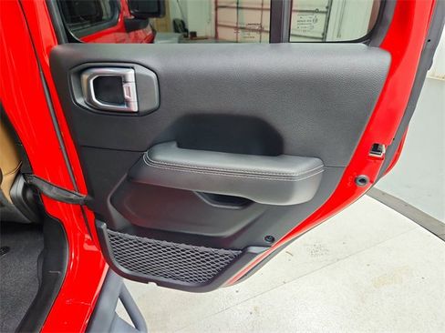 Used 2021 Jeep Gladiator Rubicon image 39