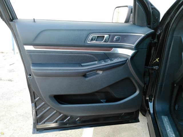 Used 2016 Ford Explorer Limited w/ Equipment Group 303A AWD/4WD image 14