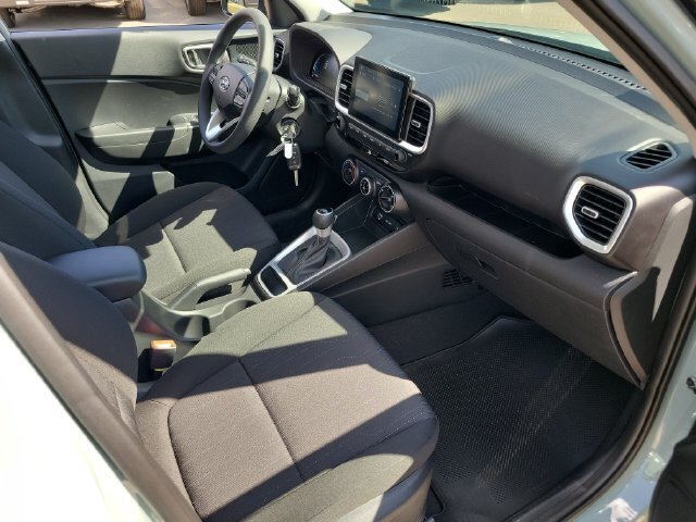 Used 2026 Hyundai Venue SE FWD image 21