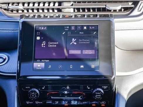 New 2025 Jeep Grand Cherokee Altitude image 15