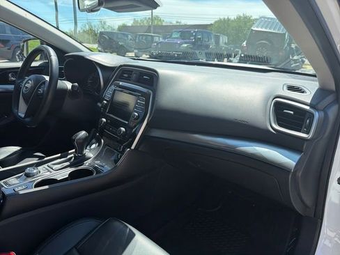Used 2023 Nissan Maxima SV w/ Floor Mat Group FWD image 37