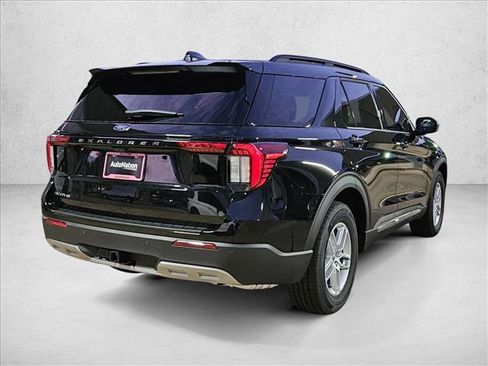 New 2025 Ford Explorer Active w/ Active Comfort Package image 2
