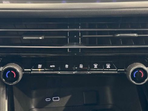 New 2026 Chevrolet Traverse LT w/ Driver Confidence Package AWD/4WD image 12