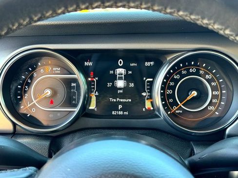 Used 2021 Jeep Gladiator Sport AWD/4WD image 15