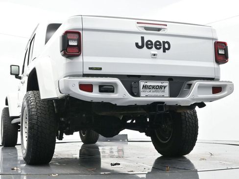 Used 2022 Jeep Gladiator Overland image 48