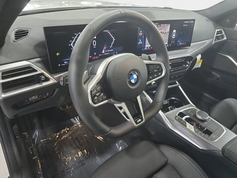 Used 2026 BMW 330i Sedan w/ M Sport Package image 25