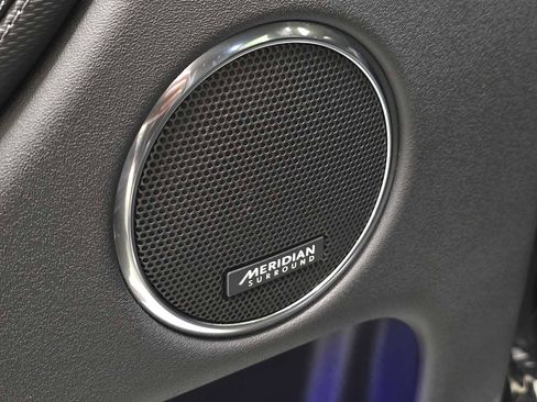 Certified 2025 Land Rover Discovery Sport Dynamic SE image 26