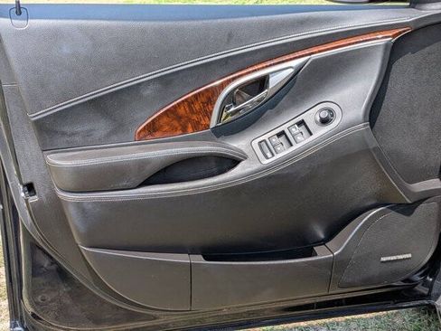 Used 2010 Buick LaCrosse CXS w/ Touring Package FWD image 12