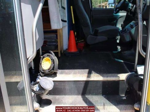 Used 2006 Ford E-450 and Econoline 450 image 32