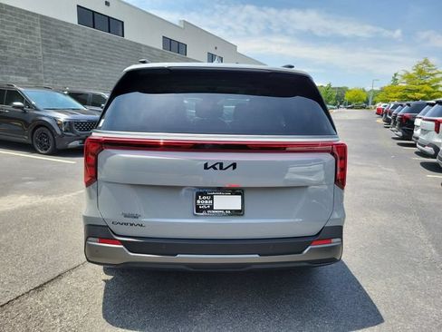 New 2026 Kia Carnival SX FWD image 5