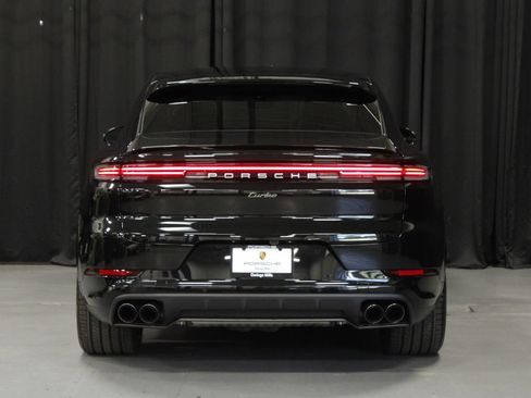 Certified 2025 Porsche Cayenne Turbo w/ Premium Package Plus AWD/4WD image 4