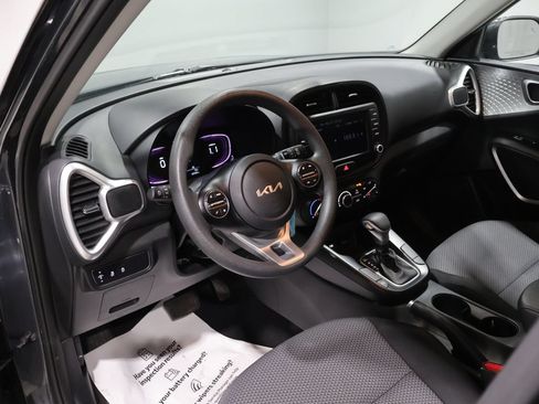 Used 2024 Kia Soul LX w/ Option Group 015 FWD image 14