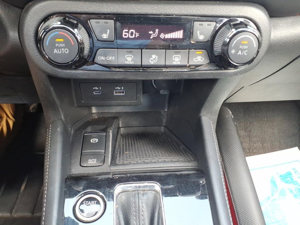 Used 2021 Nissan Kicks SR w/ SR Premium Package FWD image 22