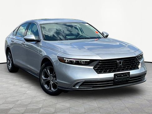 Used 2023 Honda Accord EX image 3