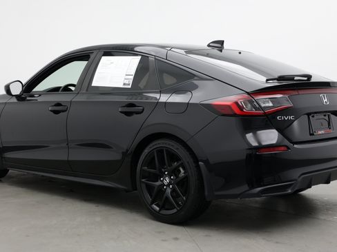 Used 2024 Honda Civic Sport image 4