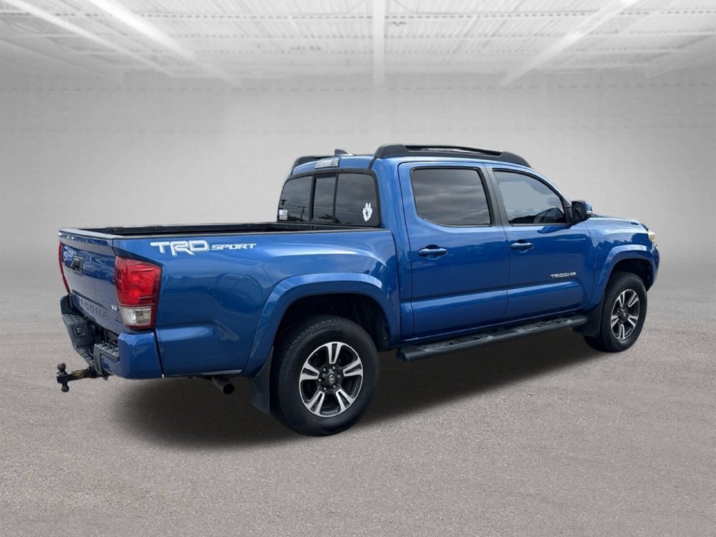 Used 2016 Toyota Tacoma TRD Sport w/ Towing Package RWD image 3