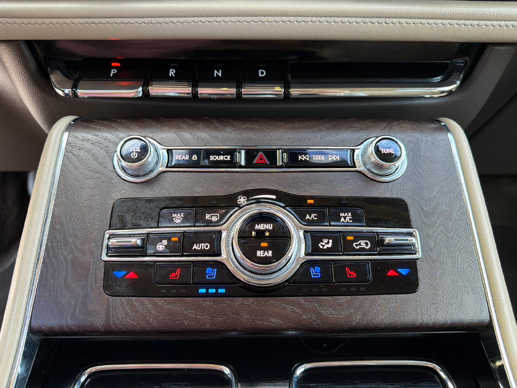 Used 2021 Lincoln Aviator Reserve w/ Equipment Group 201A RWD image 33