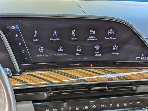 Certified 2022 Cadillac Escalade Premium Luxury Platinum image 26