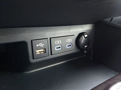 Used 2022 Toyota Highlander Limited image 31