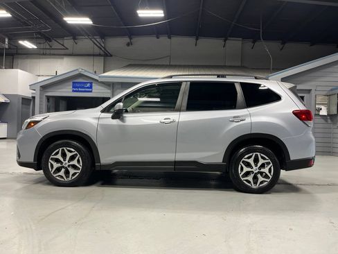 Used 2021 Subaru Forester Premium w/ Popular Package #1 AWD/4WD image 4