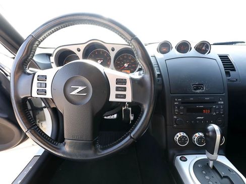 Used 2007 Nissan 350Z Touring RWD image 15