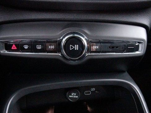 Certified 2025 Volvo XC40 B5 Plus image 13