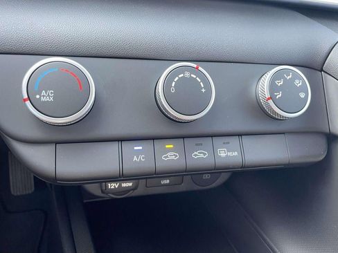 New 2026 Hyundai Elantra SE image 31