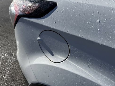 Used 2017 Ford Escape SE image 14