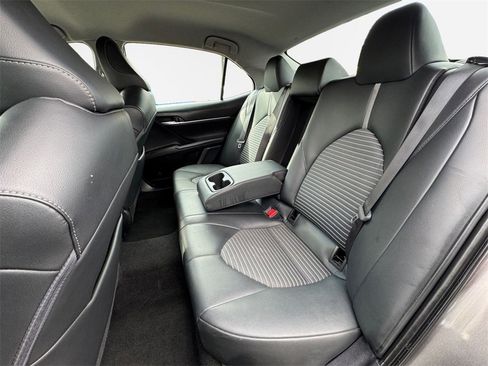 Used 2022 Toyota Camry SE image 24