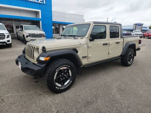 Used 2020 Jeep Gladiator Sport w/ Quick Order Package 24S AWD/4WD image 2