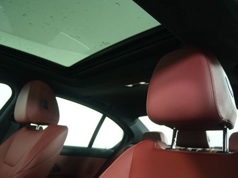 Certified 2025 BMW 330i xDrive Sedan image 12