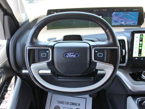 Used 2025 Ford Expedition Platinum AWD/4WD image 26