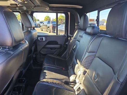 Used 2021 Jeep Gladiator Overland image 6
