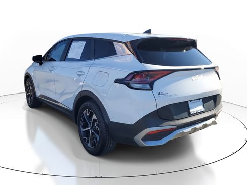 Used 2023 Kia Sportage EX image 4
