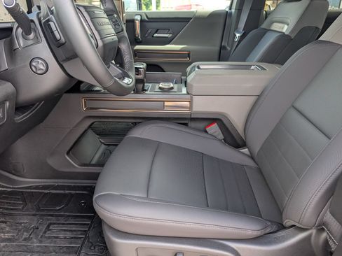 Used 2025 GMC Hummer EV 2X w/ LPO, Sport Package AWD/4WD image 12