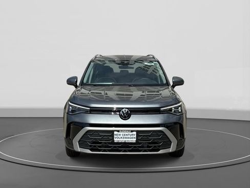 New 2026 Volkswagen Taos SE FWD image 2