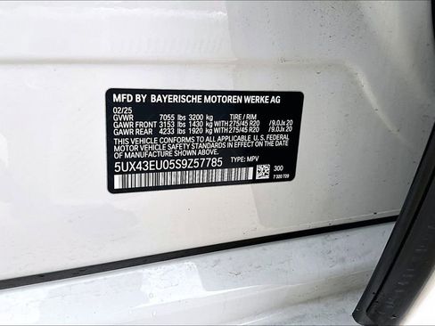 Used 2025 BMW X5 xDrive50e w/ M Sport Package image 40