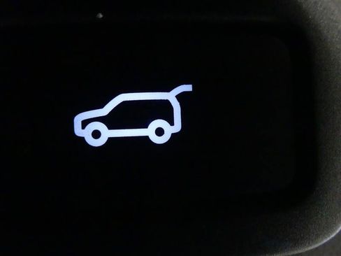 Used 2016 Land Rover Range Rover Sport HSE image 32